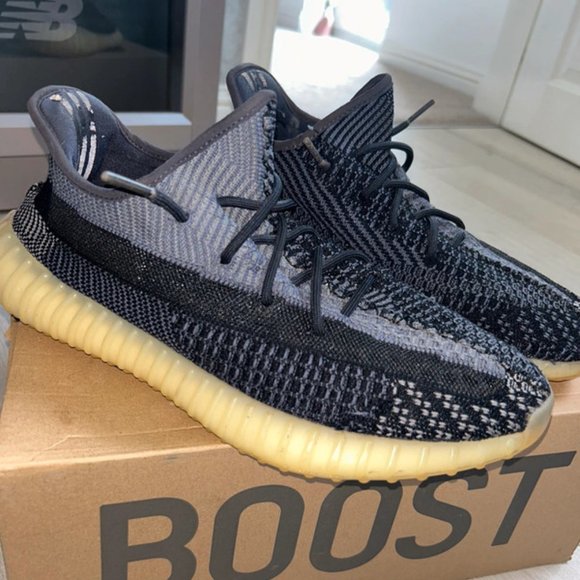 Yeezy Boost 350 V2 carbon